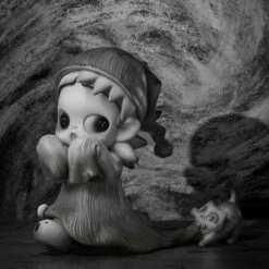 Zsiga Scared Performer Figurine -Blind Box World 20240920 111006 721203 4 1200x1200